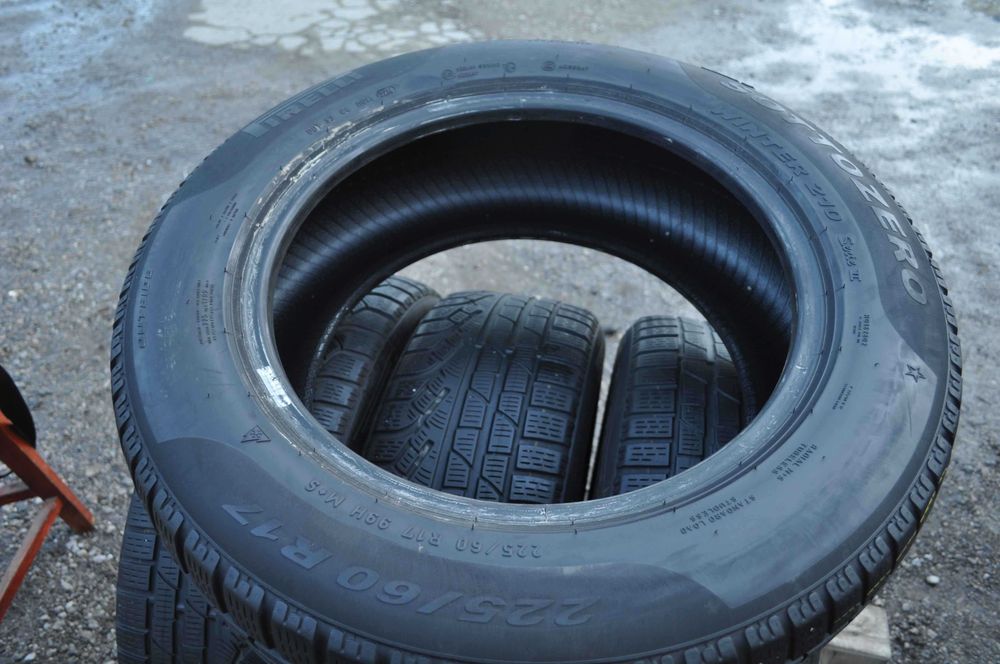 SET 2 Anvelope Iarna 225/60 R17 PIRELLI SottoZero Winter 210 Serie 2