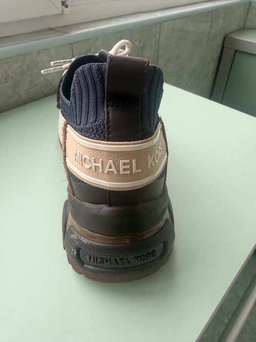 Snikersi: Michael Kors