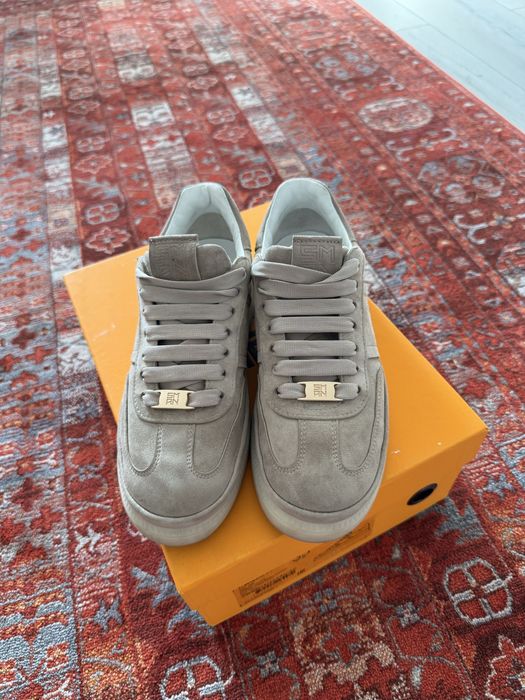 Продам обувь кроссы