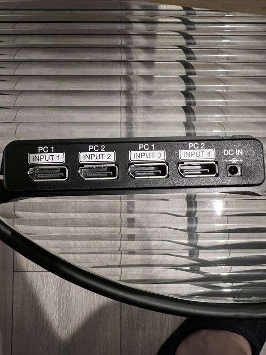 KVM switch Delock pt. 2 surse cu DP 1.4