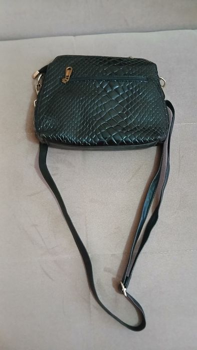 Сумку черную продам