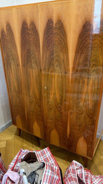 Продается шкаф деревянный
