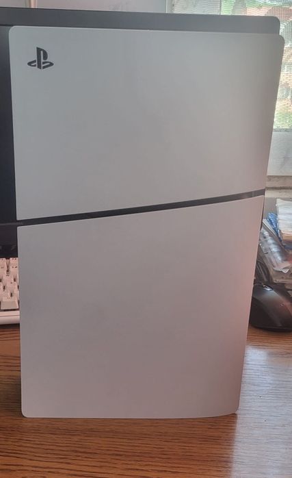 Vând Consolă PlayStation 5 825GB + Controller DualSense