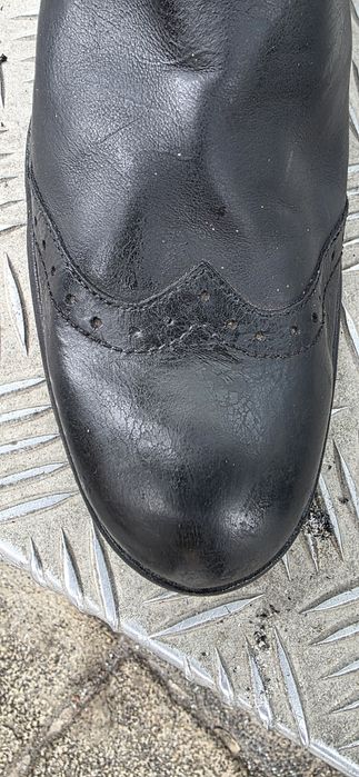 Продавам чисто нови мъжки боти 41размер.