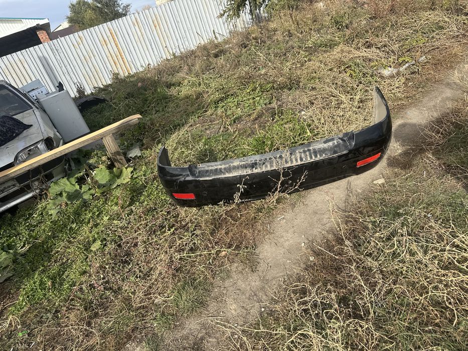 продам задний бампер приора 1