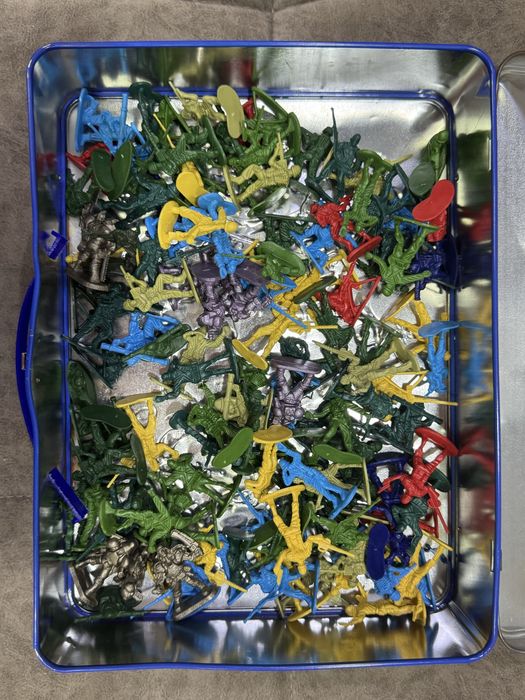 Игрушка солдатики