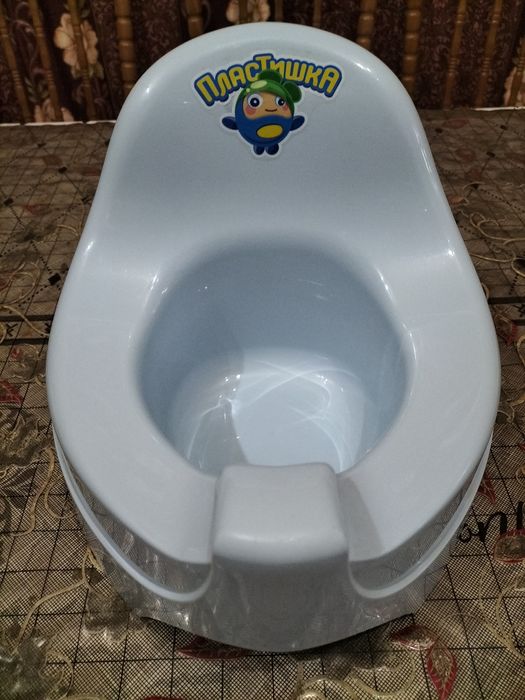 Продам горшок детский разные