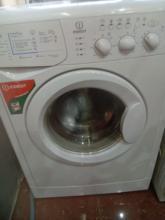 Продается стиральная машина indesit