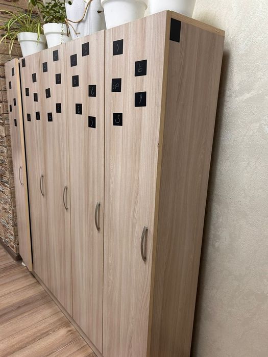 Продается шкафчик для одежды и обуви