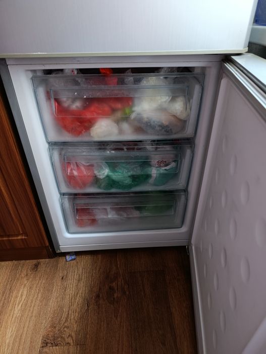 Продам холодильник