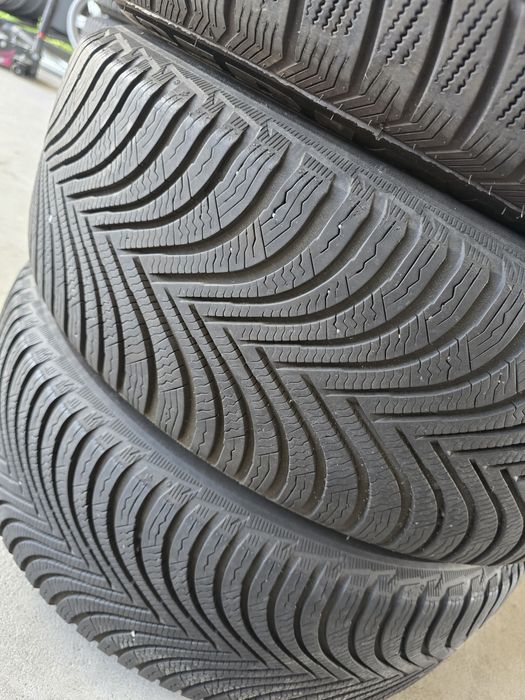 4 Броя 225/55/17 2xImperial 7,5mm 2xMichelin 6,6mm