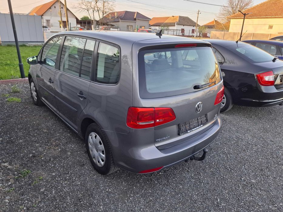 VW Touran 1.6D an 2012. Posibil GARANTIE si RATE