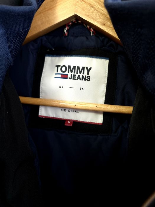 Geaca Tommy,marime S,ca noua,impecabila,superba