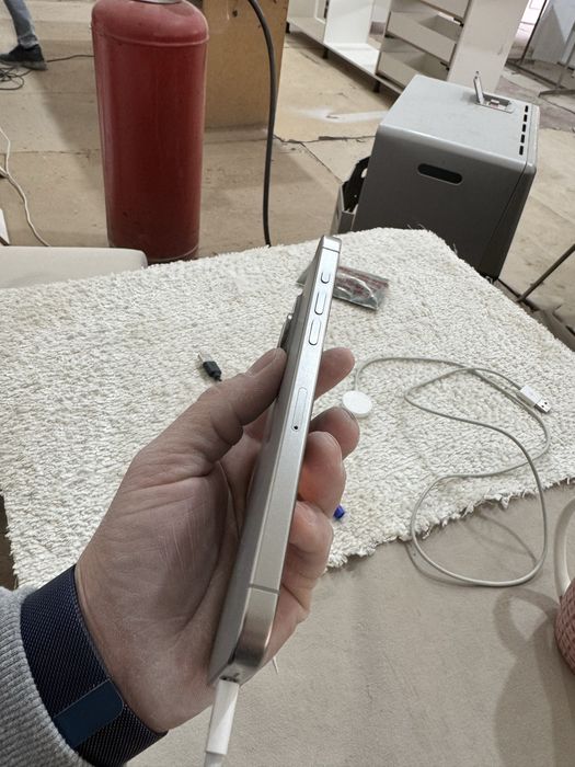Срочно продам iPhone 15 Pro Max 256gb Titan Silver