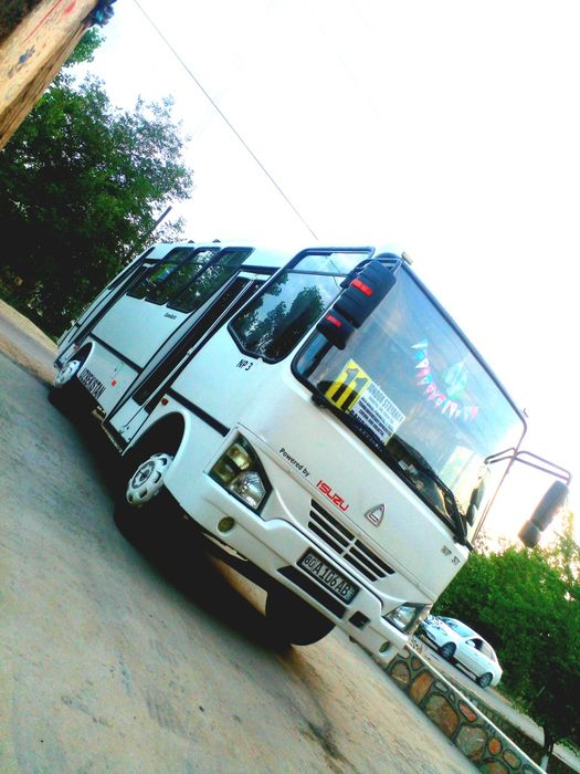 Isuzu avtobus sotiladi