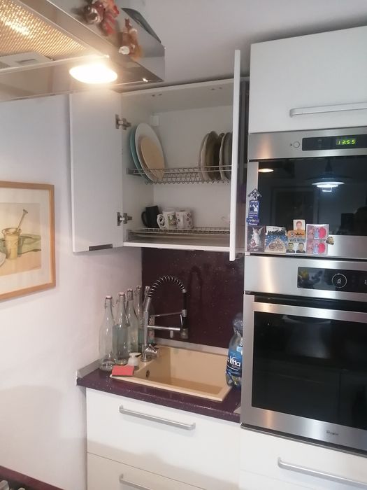 Mobila de bucatarie complexa  de marime mai micuța cu insula făcută la comanda +chiuveta