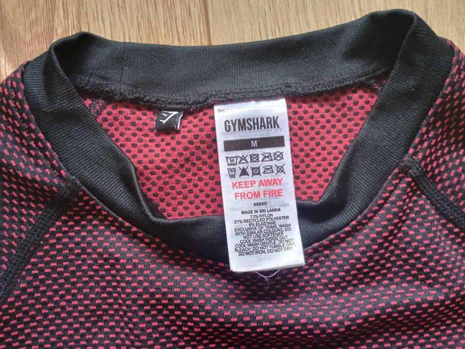 Gymshark Onyx V5 червена тениска размер M – отлично състояние