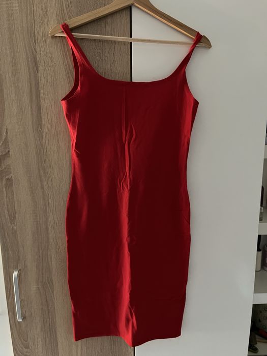 Червена рокля с тънки презрамки – S