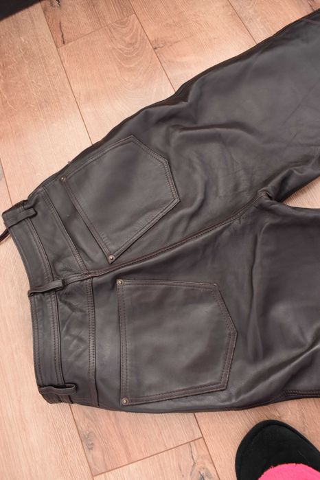 Pantaloni dama din piele marca Apart