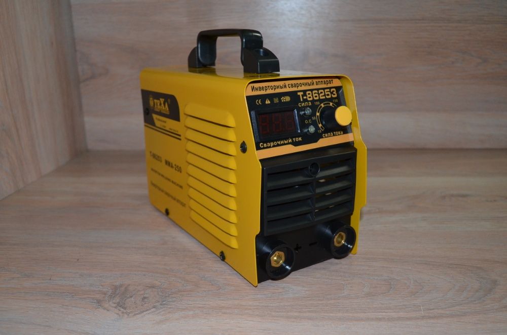 Сварочный аппарат ТЕХА 250 А в кейсе