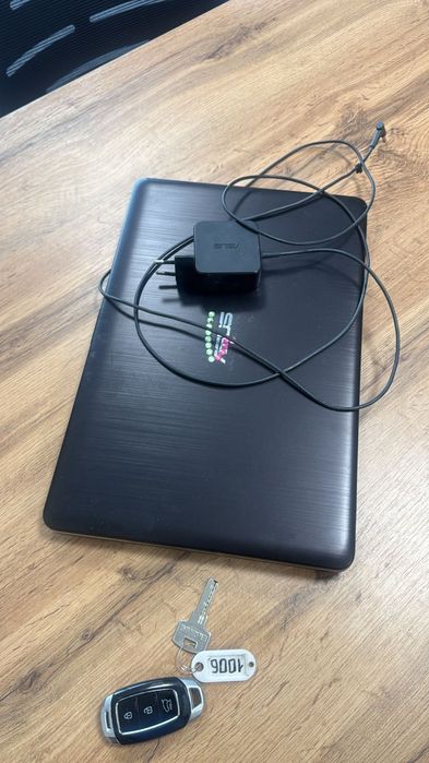 Ноутбук сатылады