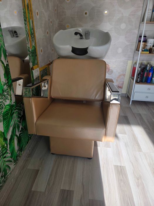 Vand scafa coafor in stare foarte buna.