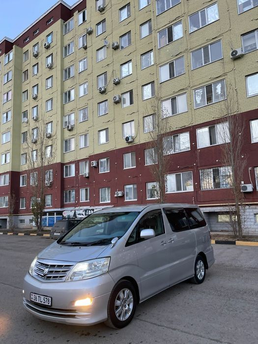 Автомашина Тойота Алфард