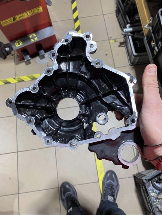 Vând capace motor Triumph Tiger 1050 2007