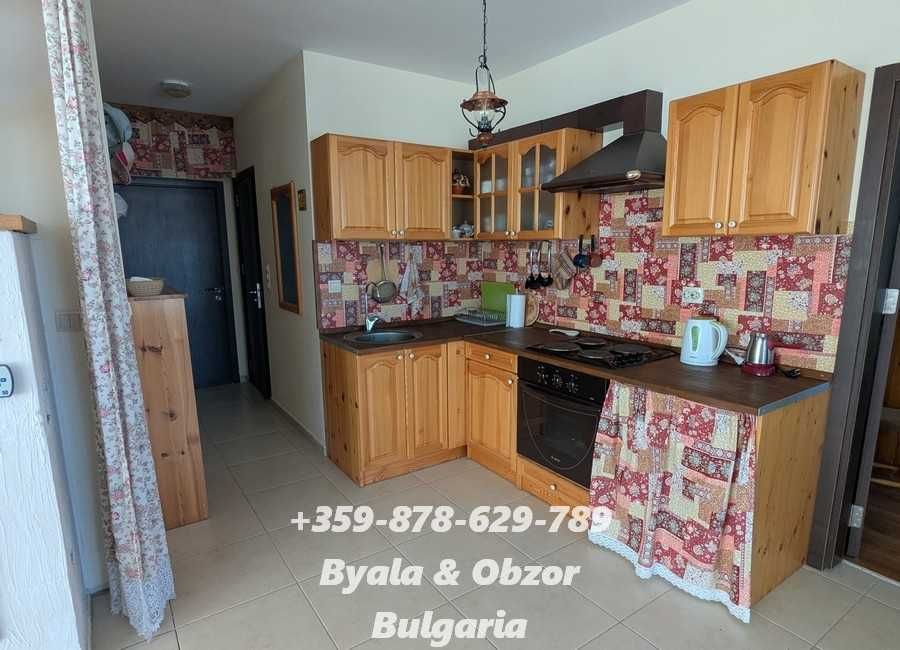 Просторен двустаен апартамент с камина