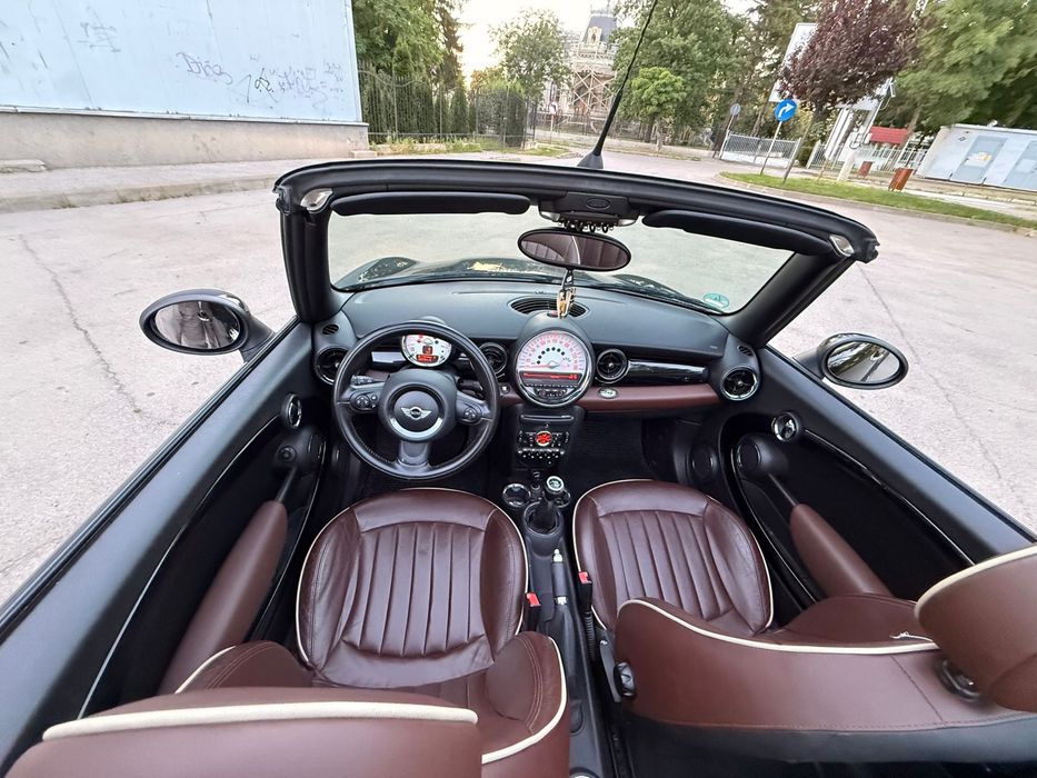 MINI Cooper Cabrio 1.6 Benzină – 2011 – Piele – Decapotabilă – Aspect deosebit