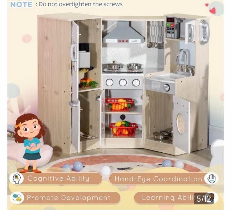 Детска дървена кухня -нова! + кутия с продукти за готвене