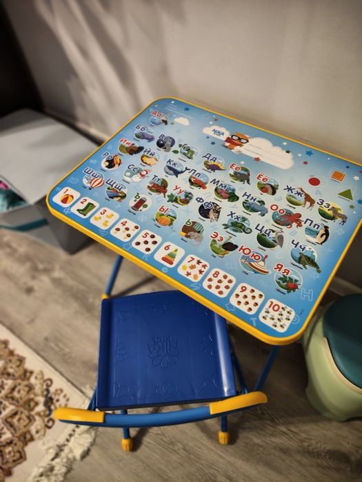 Детский стол и стул