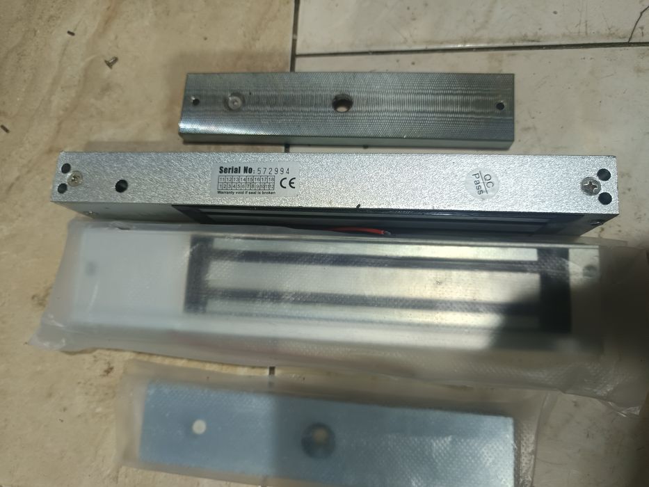 Control magnetic acces ușă/poartă