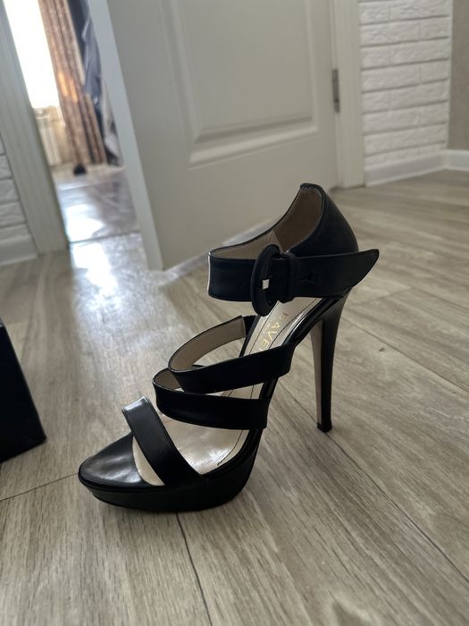 Продам обувь