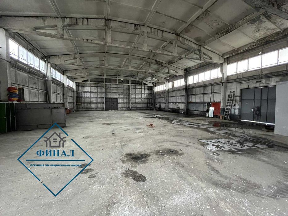 Дава се под наем Склад в Шумен, Тракия - 750 кв.м за 1530 € - Снимка #3