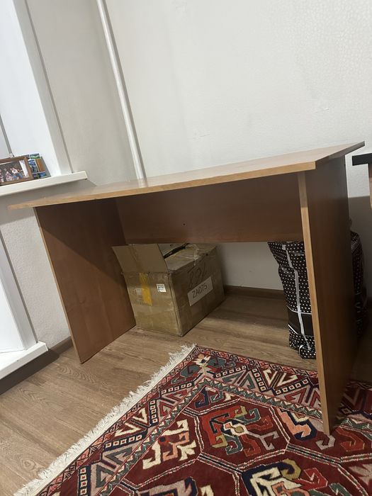 Офисный Стол в отличном состоянии