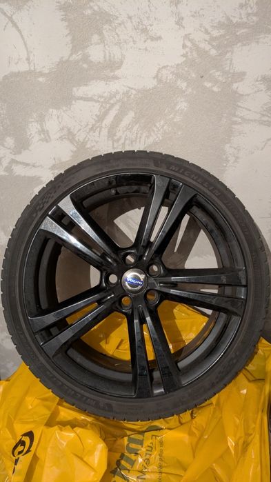 Jante Volvo R19 (V40 R Design Carbon Edition)