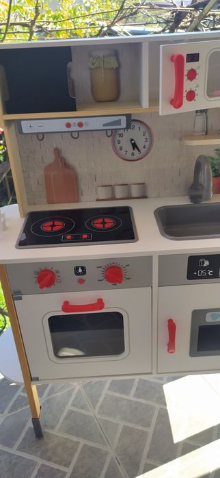 Детска кухня.     .