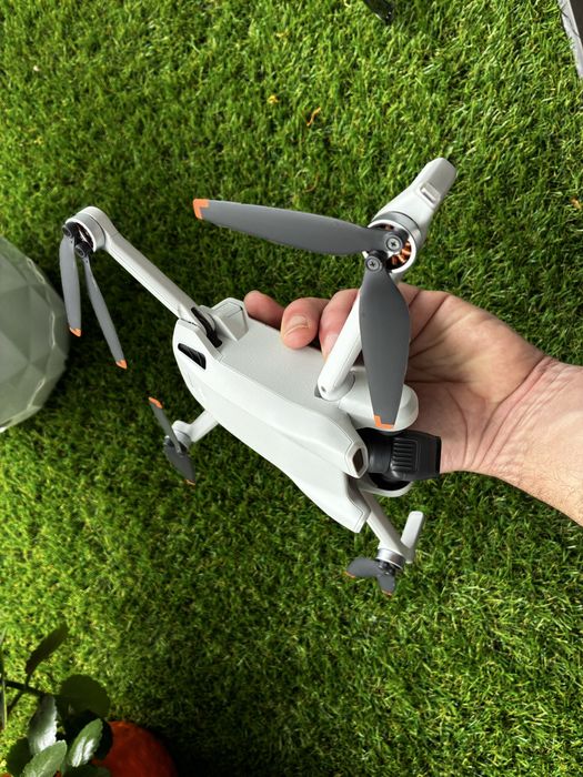 DJI Mini 3 Fly More Combo (DJI RC)
