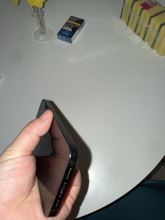 Vând iphone 13 pro
