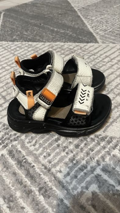 Продам сандали на мальчика 15см по стельке