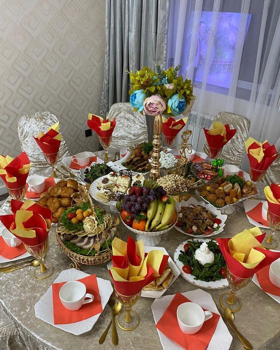 Аренда стол стулья и шатёр.