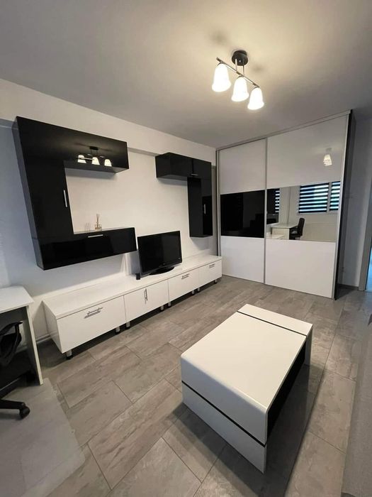 Proprietar inchiriez ap.2 camere P-ta Marasti
