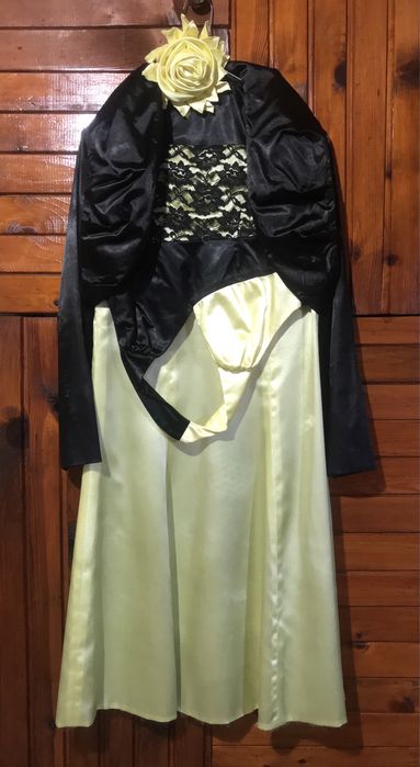 Официална рокля…