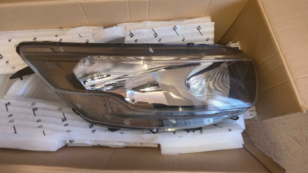 Оригинален десен фар за IVECO Daily 2017г