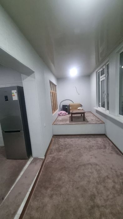 квартира на массиве Сергели-3. Прямо вдоль дороги.