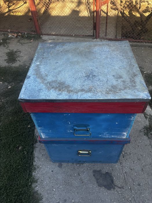 Vand un stup de albine(cutie goala)