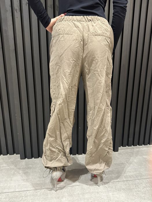 Бежов панталон тип „Карго/Парашут“ Zara
