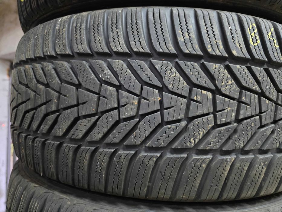 4бр Зимни гуми 235 45 18 - Hankook