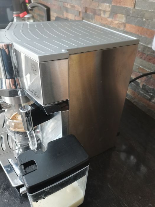 Aparat de cafea DeLonghi